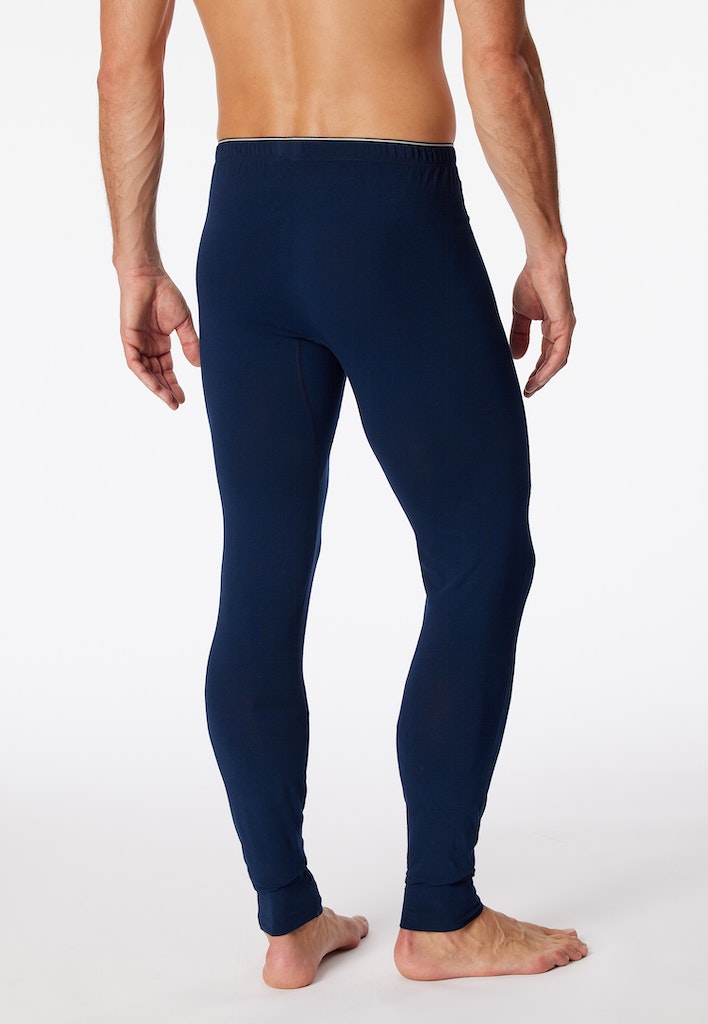 Lange Männer-Unterhose in dunkelblau hält im Winter besonders warm.