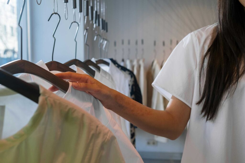 Ekzeme: Wie die richtige Kleidung und Bettwäsche Menschen mit Neurodermitis hilft